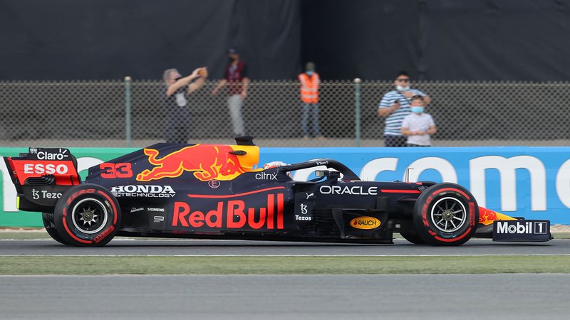 Fotografija: Max Verstappen je v Katarju dobil uvodno ogrevanje za nedeljsko dirko. FOTO: Karim Jaafar/AFP
