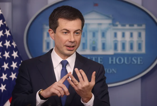 Prometni minister Pete Buttigieg. FOTO: Leah Millis/Reuters
