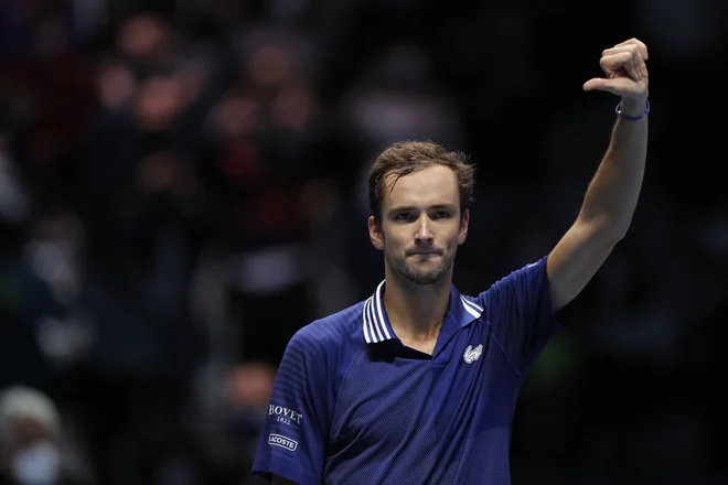 Danil Medvedjev je v prvem polfinalnem dvoboju gladko premagal Casperja Ruuda. FOTO: Guglielmo Mangiapane/Reuters
