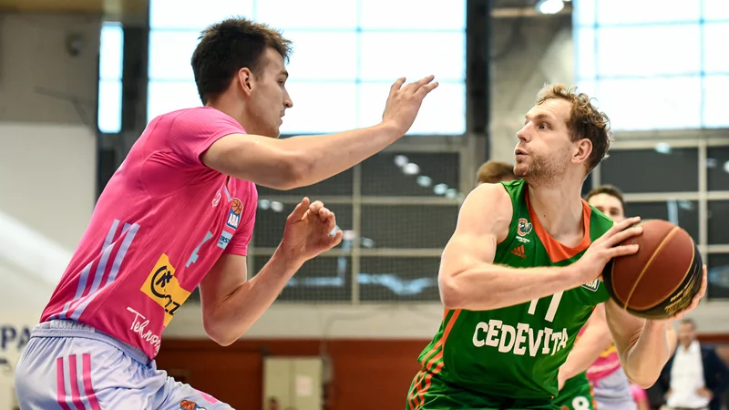 Fotografija: Jaka Blažič je bil v Beogradu najboljši med slabimi v moštvu Cedevite Olimpije. FOTO: ABA