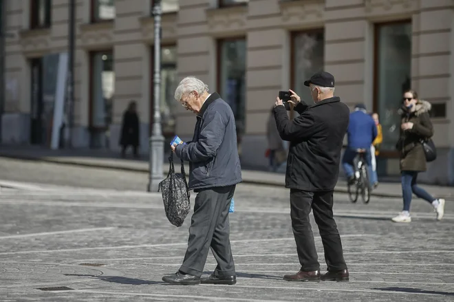 Številni šele čez čas ugotovijo, da so bili žrtev drznih tatov.

FOTO Blaž Samec/Delo
