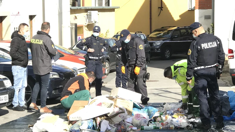 Fotografija: Policija je po dejanju v Bertokih iskala dokaze in jih zbrala dovolj. FOTO: Moni Černe/Slovenske novice
