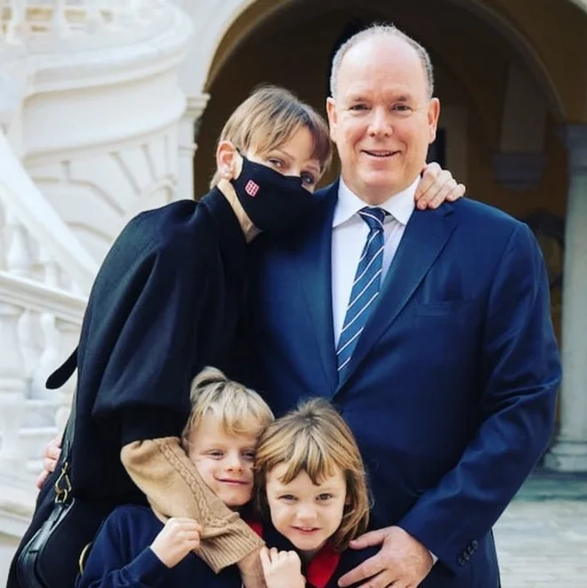 Deveti november je bil za monaško knežjo družino vesel dan, a ne za dolgo.

Foto instagram @hshprincealbertii
