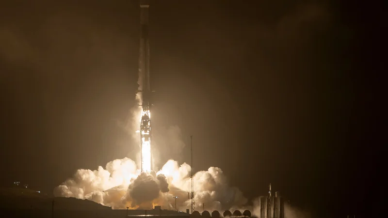 Fotografija: Odpravo Dart so izstrelili s Spacexovo raketo. FOTO: Bill Ingalls/Nasa/AFP