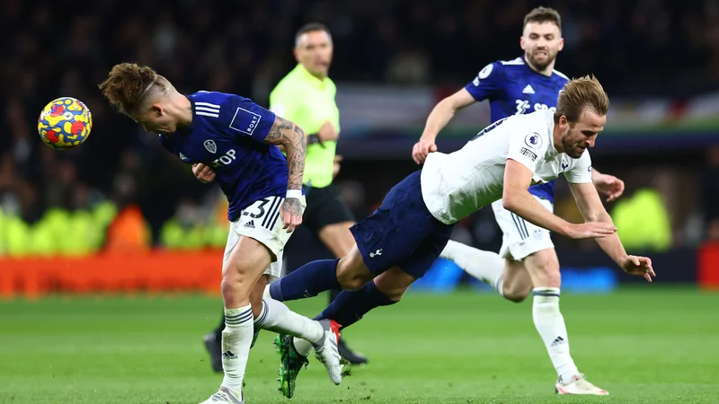 Fotografija: Tottenham je v obdobju pandemije pridelal več kot 150 milijonov evrov dolgov, a kljub temu v Ljudski vrt, kjer bo jutri v konferenčni ligi igral proti Muri, še vedno sodi med deseterico nogometnih klubov z največjo vrednostjo na svetu. FOTO: David Klein/Reuters
