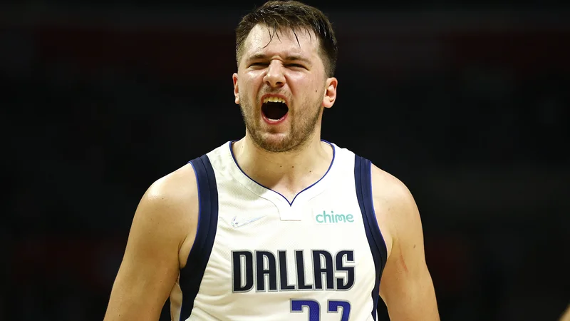 Fotografija: Luka Dončić je z 29,4 milijona evrov ujel najbogatejšo stoterico. FOTO: Sean M. Haffey/AFP
