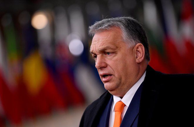 Madžarska zakonodaja omogoča premierju Viktorju Orbanu, da v času izrednih razmer vlada z odloki. Kritiki vladi očitajo, da to že sedaj izkorišča za pridobitev političnih prednosti in gospodarskih koristi. FOTO: Reuters
