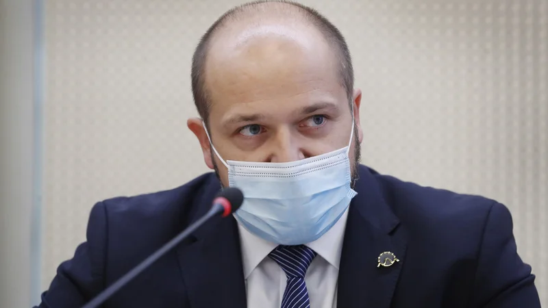 Fotografija: Minister za zdravje predstavlja aktualne novosti. FOTO: Leon Vidic/Delo