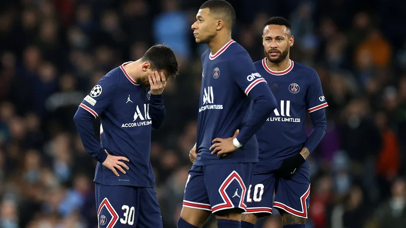 Fotografija: Lionel Messi, Kylian Mbappe in Neymar so pričakovano izgubili v Manchestru. FOTO: Carl Recine/Reuters
