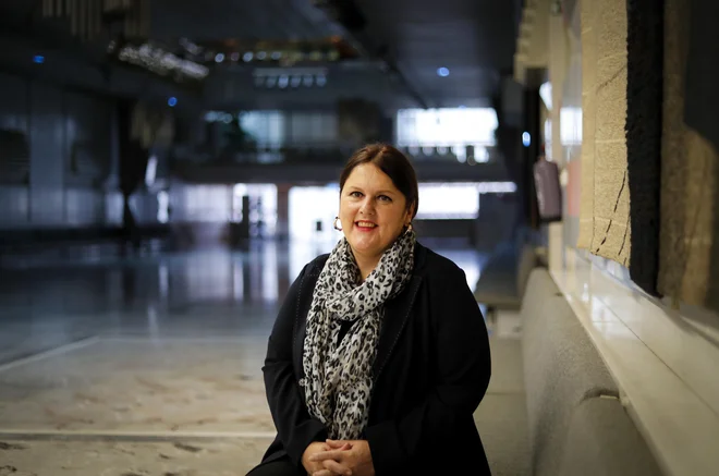 &raquo;Sprehajaš se po ogromni stavbi in zdi se ti, da je apokalipsa. Tega si res ne želim več izkusiti,&laquo; je generalna direktorica Cankarjevega doma povedala o času, ko so bili prisil&shy;jeni zapreti vrata. FOTO: Matej Družnik
