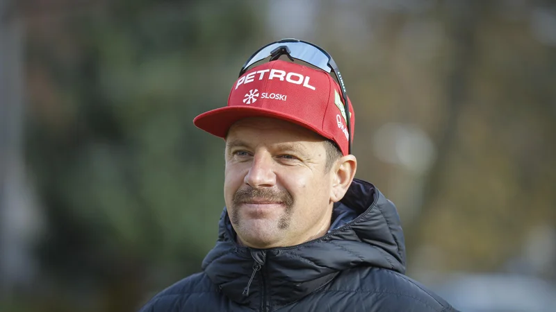 Fotografija: Janez Marič se veseli nove stopnice v biatlionu.
FOTO: Jože Suhadolnik/Delo