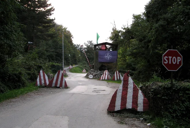 Kosovo. Fotografija je simbolična, prikazuje samostan Visoki Dečani. FOTO: Marjan Raztresen