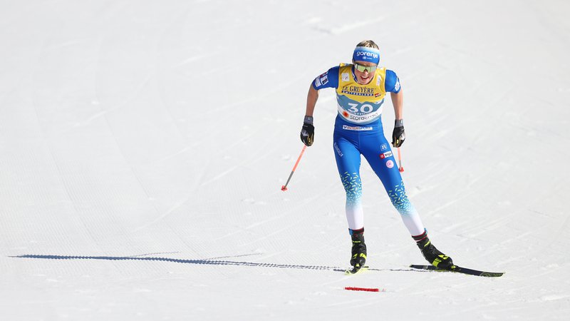 Fotografija: Po včerajšnjem osmem mestu v sprintu je bila Anamarija Lampič na današnji 10 kilometrski razdalji v klasični tehniki v Ruki 25. FOTO: Kai Pfaffenbach/Reuters
