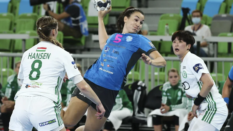 Fotografija: Krimovka Tjaša Stanko je bila najučinkovitejša ob gostovanju Slovenije v Poreču. FOTO: Jože Suhadolnik/Delo