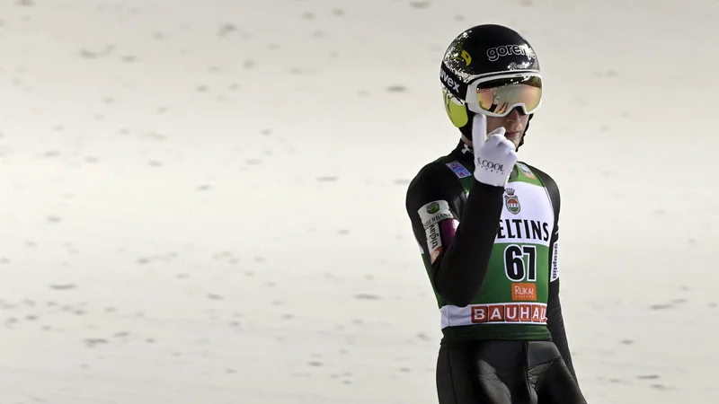 Fotografija: Anže Lanišek je v Ruki ohranil mirno kri in več kot zasluženo poletel do prve zmage v svetovnem pokalu. FOTO: Heikki Saukkomaa/AFP
