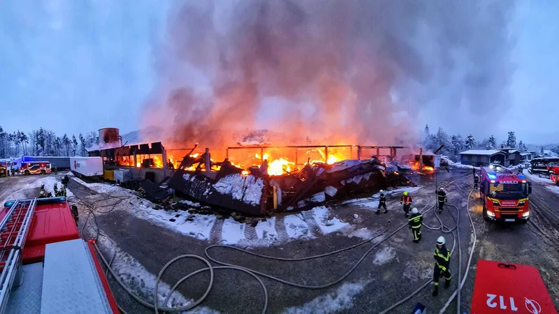 Fotografija: Požar v Ljubiji. FOTO: Gasilci Mozirje/FB