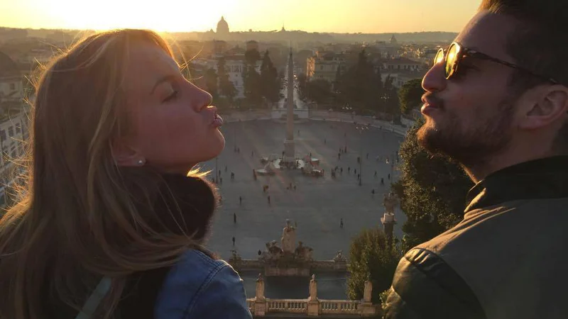 Fotografija: Na jugu Italije v Neaplju se Dries Mertens in njegova najstniška ljubezen Katrin Kerhofs počutita kot v paradižu. FOTO: Facebook