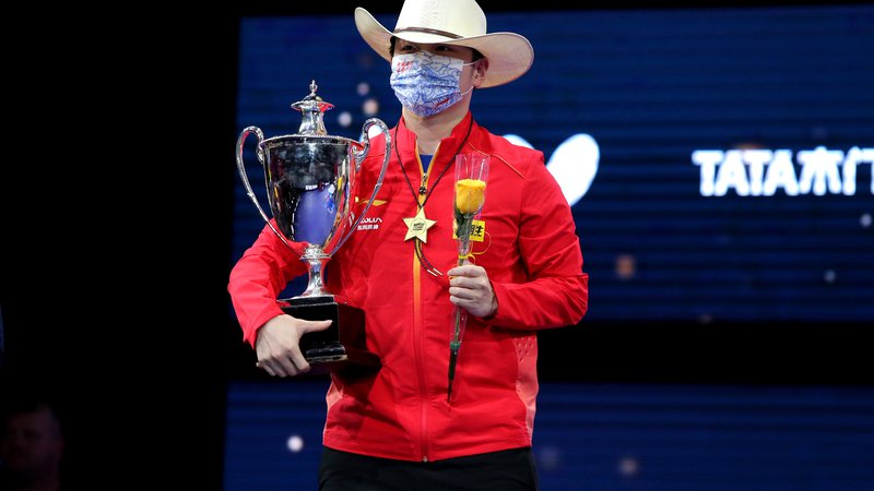 Fotografija: Srebrni z olimpijskih iger v Tokiu Fan Zhendong je na svetovnem prvenstvu v namiznem tenisu, na katerem je popolno kitajsko prevlado preprečil švedski dvojec, osvojil zlato kolajno. FOTO: Erik Williams/Usa Today Sports
