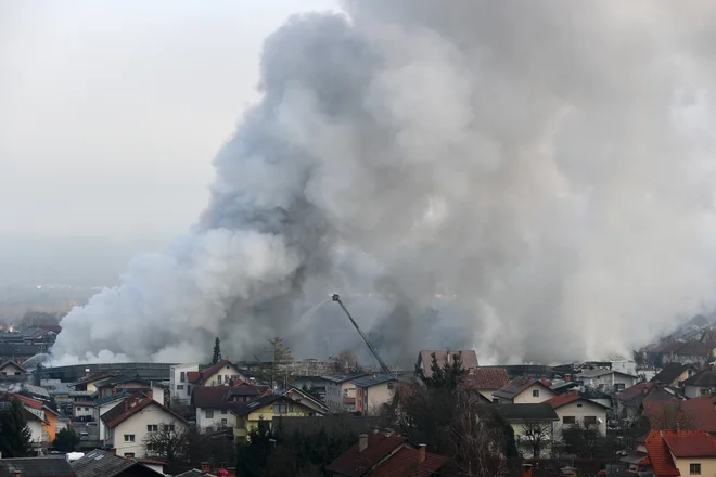 Požar v Vižmarjah. FOTO: Marko Feist
