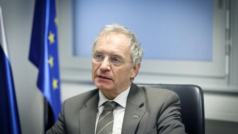 Fotografija: Po informacijah, ki jih imam, slovenska policija ni nikoli izvajala vračanja migrantov z omejevanjem pravice do azila, je zatrdil minister Aleš Hojs. FOTO: Jože Suhadolnik/Delo