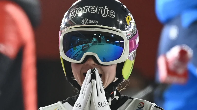 Fotografija: Ema Klinec, ki je minulo soboto v Nižnem Tagilu prvič okusila slast zmage v svetovnem pokalu, se že veseli tekem konec tedna v Lillehammerju, na katerega ima zelo lepe spomine. FOTO: Christof Stache/AFP