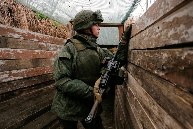 Poskus vojaške rešitve problemov z Donbasom bi bil najbrž jalov. FOTO: Alexander Ermochenko/Reuters
