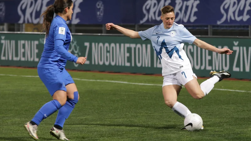 Fotografija: Slovenke niso premagale Grčije. FOTO: Leo Caharija