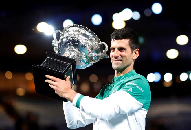 Najboljši teniški igralec na svetu Novak Đoković januarja v Melbournu najbrž ne bo lovil rekordnega 21. velikega slama in rekordne desete zmage na OP Avstralije. FOTO: Asanka Brendon Ratnayake/Reuters
