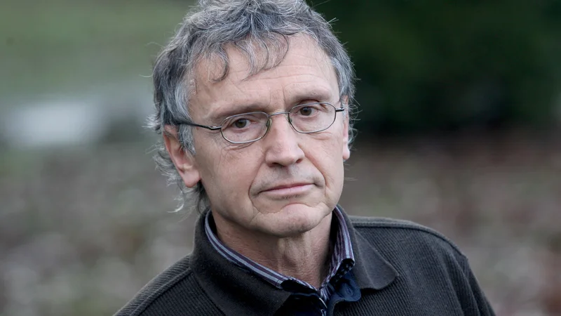 Fotografija: Dr. Peter Maček, zaslužni profesor Univerze v Ljubljani. FOTO: Roman Šipić/Delo