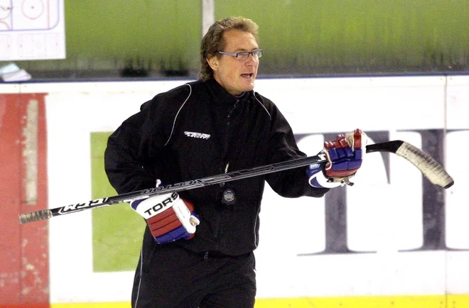 Hannu Järvenpää se je v četrtek na Jesenicah spomnil tudi svojih ljubljanskih dni. FOTO:&nbsp;Roman Šipić/Delo
