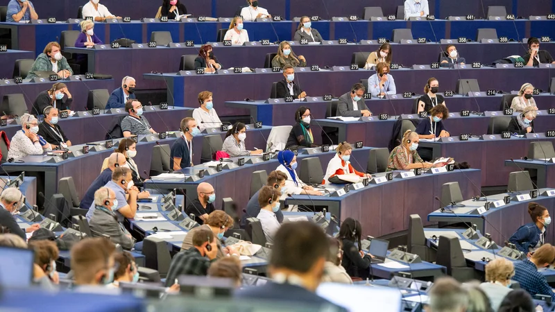 Fotografija: Evropski parlament v Strasbourgu je bil prizorišče prvih štirih državljanskih panelov, na katerih so naključno izbrani Evropejci razpravljali o prihodnosti EU. FOTO: Brigitte Hase