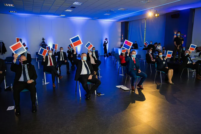 Delegati na ustanovnem kongresu stranke Konkretno FOTO: Nareks
