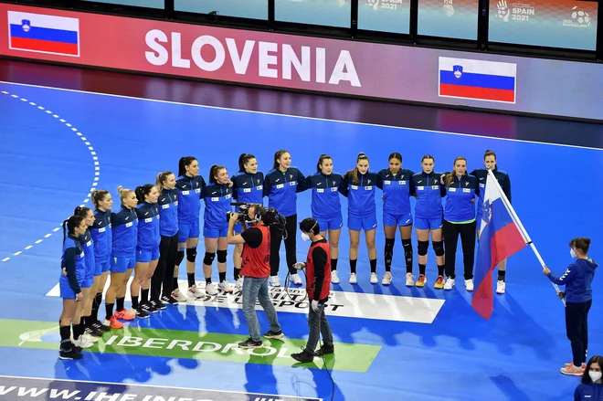 Slovenke so doživele prvi poraz na SP. FOTO: Pau Barrena/AFP
