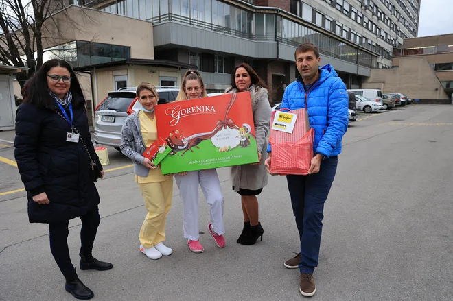 1000 Gorenjkinih čokolad so tako  predali osebju intenzivnih Covid enot po Sloveniji in jim vsaj malo posladkali naporne dneve ob predanem delo z bolniki. FOTO: Žito
