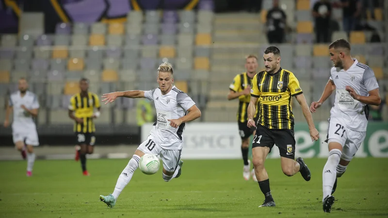V prvi tekmi v skupini G je bila Mura proti Vitessu še v vlogi vajenca, zdaj so Tomi Horvat (levo) in drugi Sobočani že tekmeci, ki jih ne velja podcenjevati. FOTO: Uroš Hočevar/Kolektiff