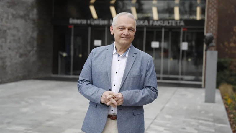 Fotografija: Alojz Ihan upa, da je to zadnja zima, v kateri se ukvarjamo z epidemijo. FOTO: Leon Vidic
