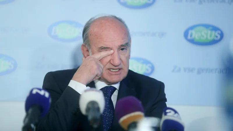 Fotografija: Na včerajšnje drugo srečanje pobude za zavezništvo politične sredine je bil neformalno povabljen tudi predsednik Desusa Ljubo Jasnič, a se sestanka ni udeležil. FOTO: Leon Vidic