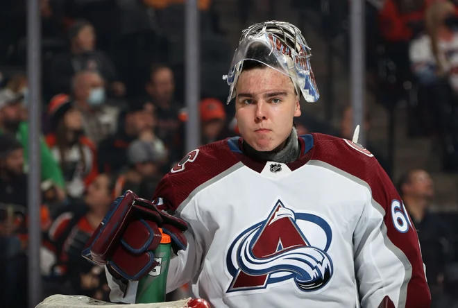 Justus Annunen se je na prvi tekmi, ki jo je v NHL odigral od začetka do konca, veselil zmage. FOTO: Bruce Bennett/AFP

