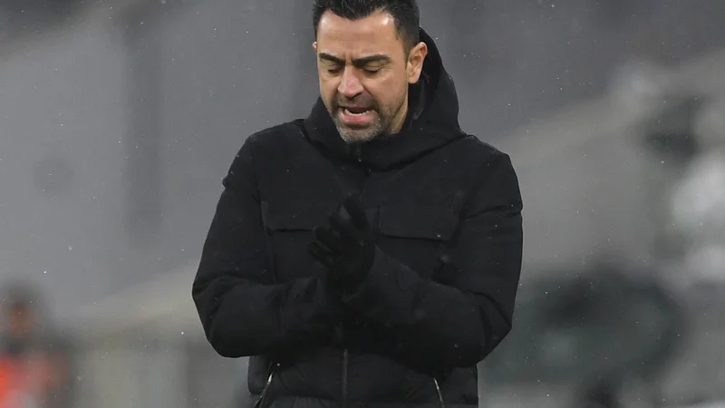 Fotografija: Xavi med sredino tekmo v Münchnu, kjer je Barcelona z njim v ekipi še pred dobrimi šestimi leti storila enega zadnjih korakov do zmage v ligi prvakov. A tokrat je bilo precej drugače. FOTO: Christof Stache/AFP
