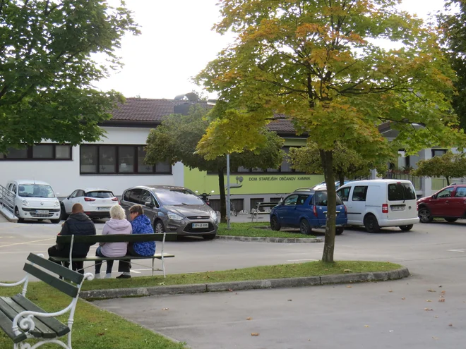 Dom v Kamniku v celoti ne izpolnjuje novih minimalnih tehničnih pogojev.&nbsp;FOTO:&nbsp;Bojan Rajšek/Delo
