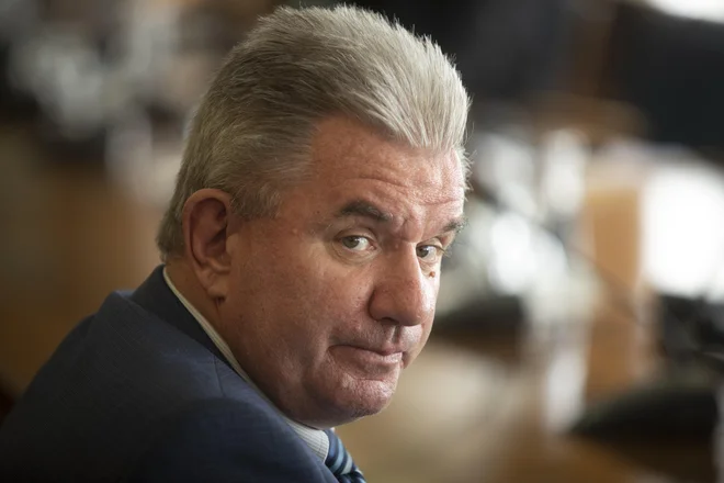 Minister za okolje in prostor Andrej Vizjak: »Jaz se zelo distanciram od te svoje izjave.« FOTO: Voranc Vogel/Delo