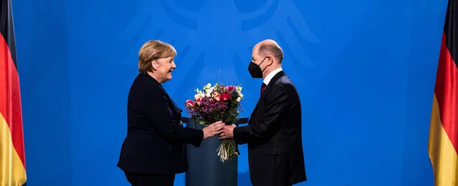 Po slogu je Olaf Scholz podoben Angeli Merkel, kakor ona je iskalec kompromisnih rešitev.
FOTO: John Macdougall/AFP