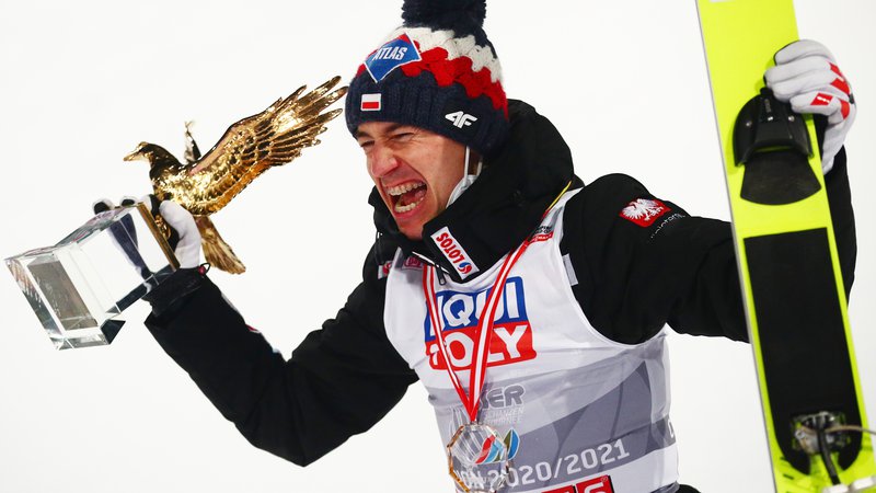 Fotografija: V prejšnji zimi se je skupne zmage in zlatega orla na novoletni turneji veselil poljski šampion Kamil Stoch. FOTO: Lisi Niesner/Reuters
