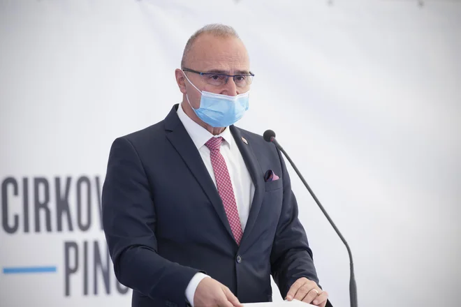 Hrvaški zunanji minister Gordan Grlić Radman je zagotovil, da bo Hrvatom, ki živijo zunaj Hrvaške, diplomacija vedno v pomoč. FOTO:&nbsp;Jure Eržen/Delo
