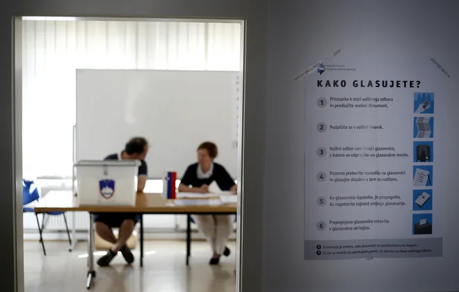 Do aprilskih parlamentarnih volitev se bodo karte premešale, še posebno po napovedanem novem igralcu &ndash; Robertu Golobu in njegovem gibanju. FOTO:&nbsp;Blaž Samec/Delo
