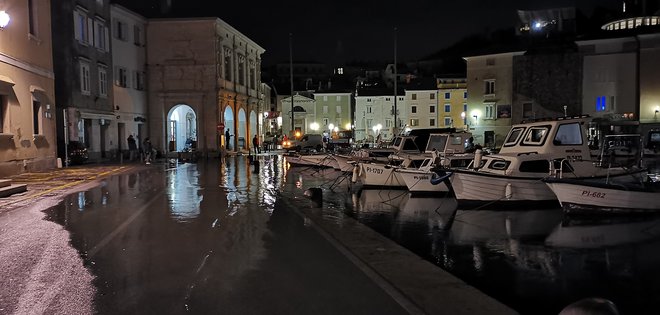 V Piranu so poplave vse pogostejše v jesenskem in zimskem času. FOTO: Boris Šuligoj
