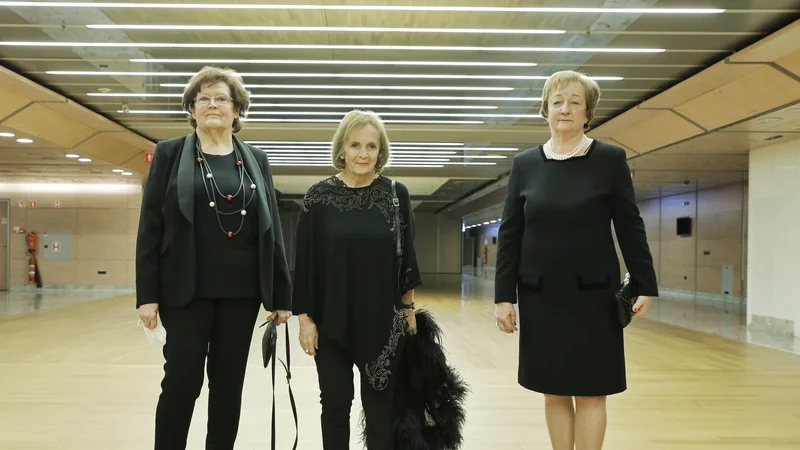 Fotografija: Dobitnice Zoisovih in Puhove nagrade za življenjsko delo (od leve proti desni): Anuška Ferligoj, Borka Jerman Blažič in Julijana Kristl. FOTO: Jože Suhadolnik/Delo