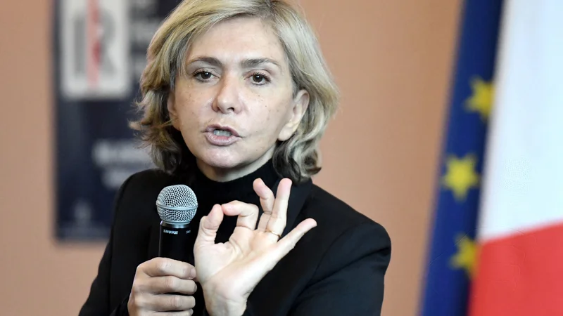 Na medijski sceni ne manjka razmišljanj, da je največja Macronova pretnja Valérie Pécresse. FOTO: François Lo Presti/Afp