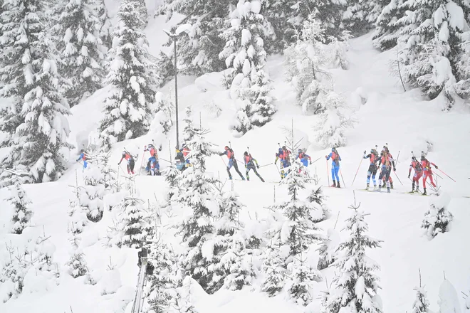 Tudi v biatlonskem Hochfilznu je prava zimska pravljica. FOTO: Joe Klamar/AFP