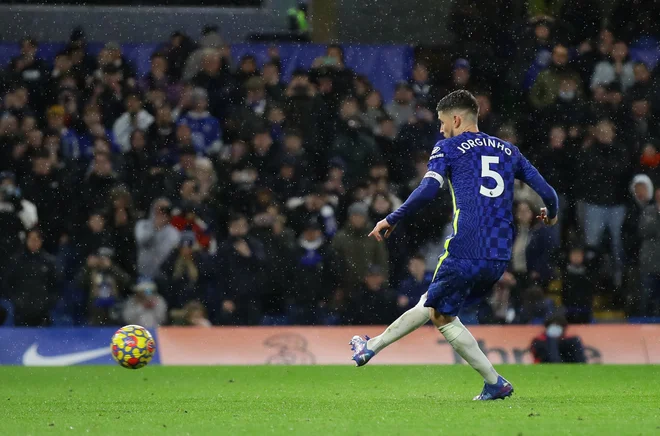 Jorginho je izkoristil dve 11-metrovki za Chelsea. FOTO:&nbsp;David Klein/Reuters
